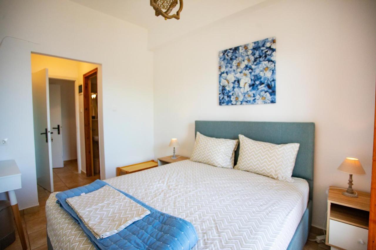 Notos Sea Front Apartment กลอซซา ภายนอก รูปภาพ