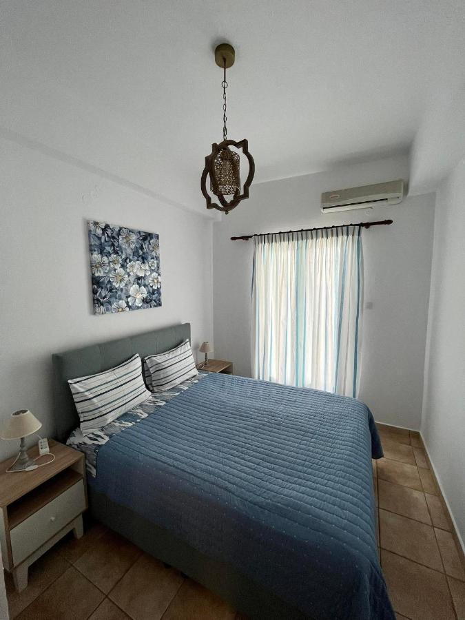 Notos Sea Front Apartment กลอซซา ภายนอก รูปภาพ