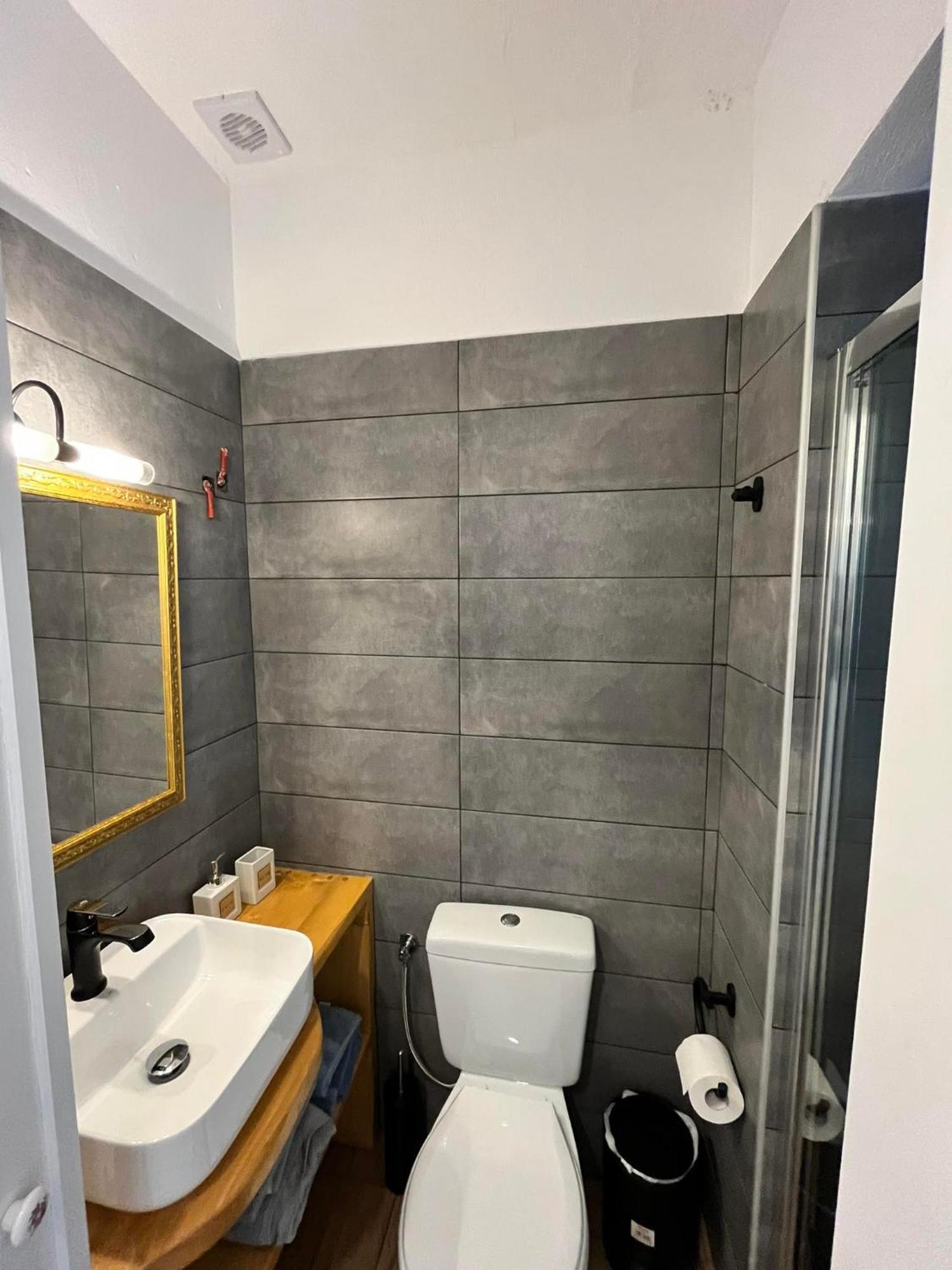 Notos Sea Front Apartment กลอซซา ห้อง รูปภาพ